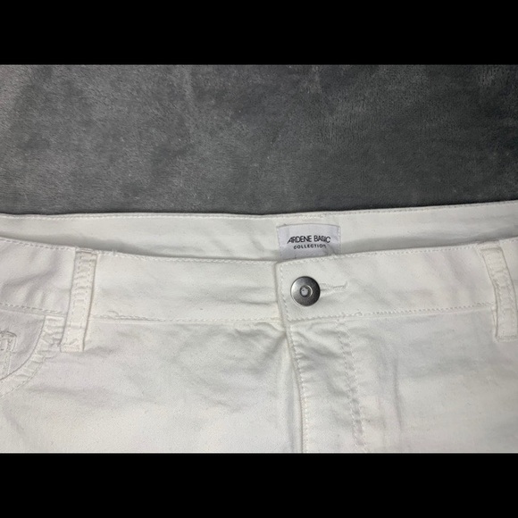 Ardene Basic Shorts - Picture 2 of 2